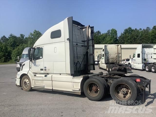 Volvo VNL 牵引车