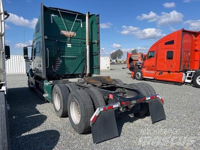 Volvo VNL 牵引车