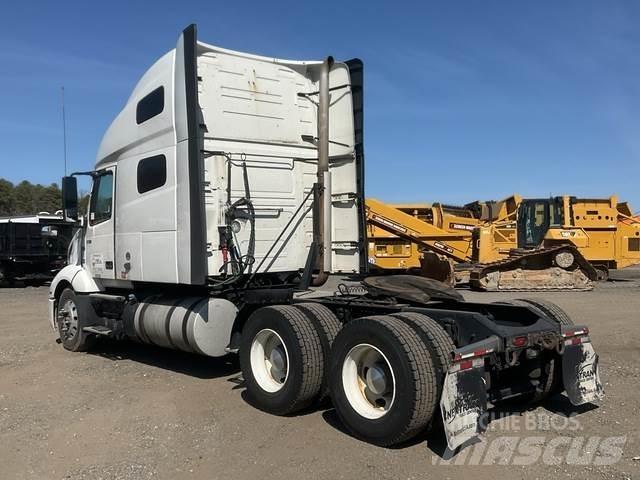 Volvo VNL 牵引车