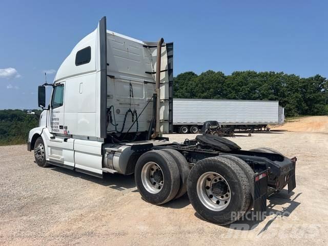 Volvo VNL 牵引车