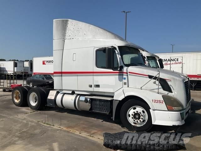 Volvo VNL 牵引车