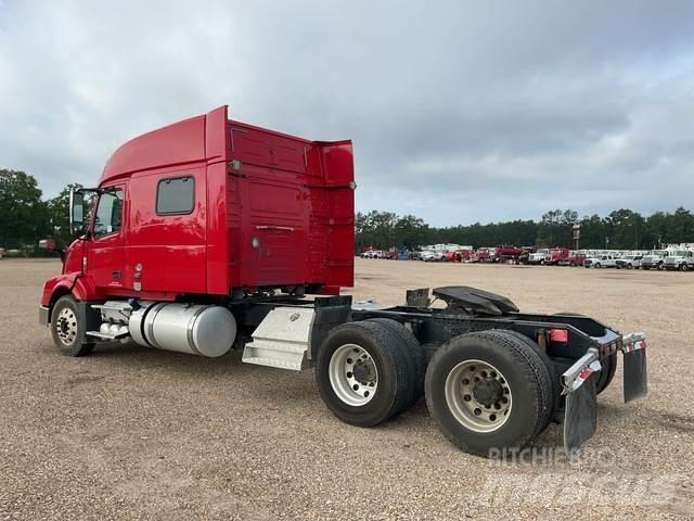 Volvo VNL 牵引车