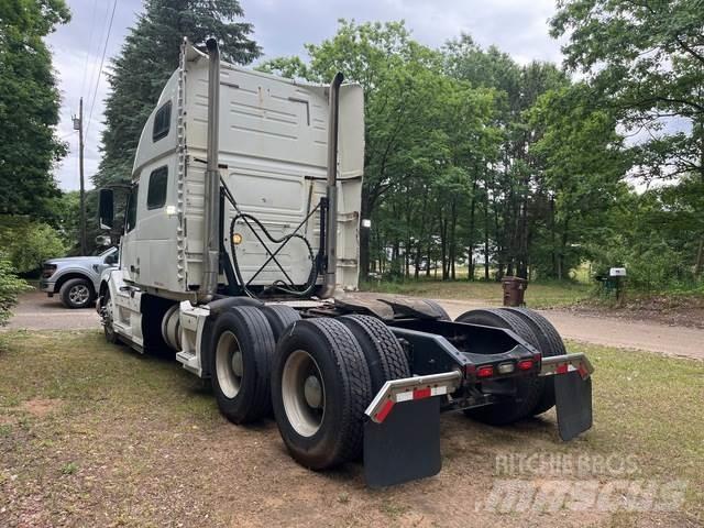 Volvo VNL 牵引车