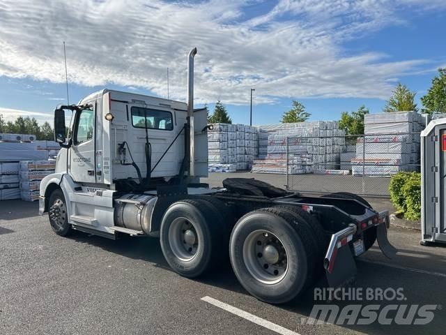 Volvo VNL 牵引车