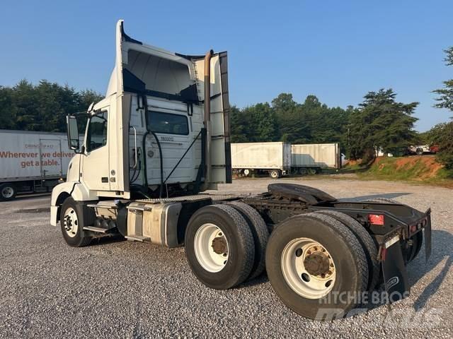 Volvo VNL 牵引车