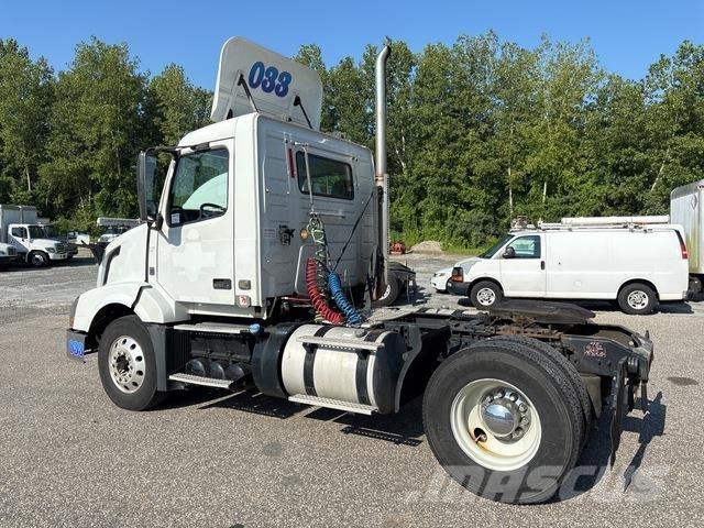 Volvo VNL 牵引车