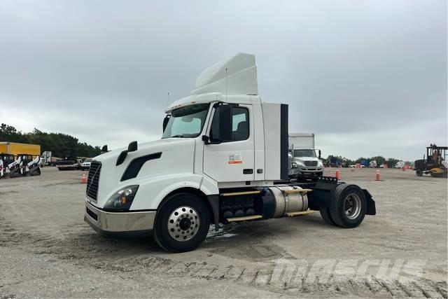 Volvo VNL 牵引车