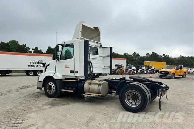 Volvo VNL 牵引车