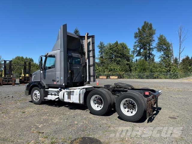 Volvo VNL 牵引车