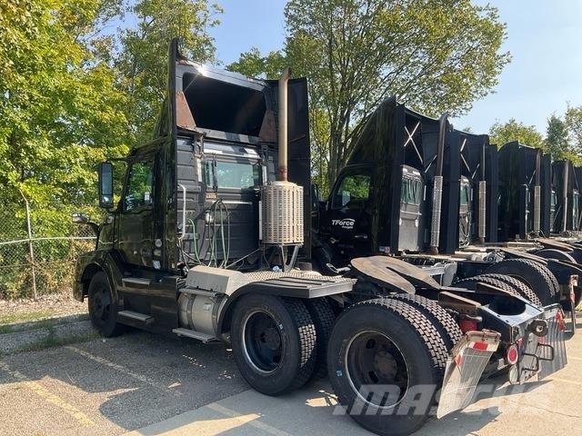 Volvo VNL 牵引车