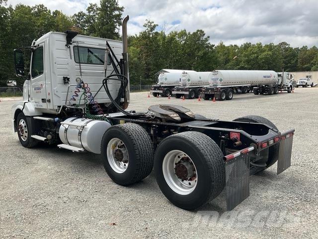 Volvo VNL 牵引车
