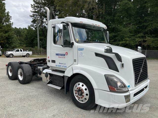 Volvo VNL 牵引车