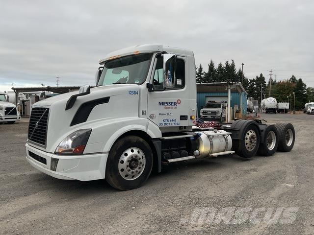 Volvo VNL 牵引车