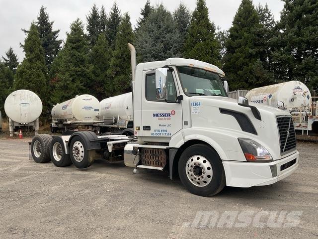 Volvo VNL 牵引车