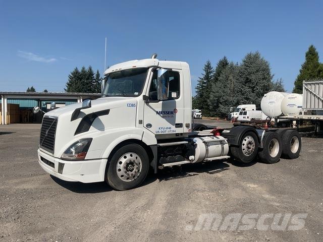 Volvo VNL 牵引车