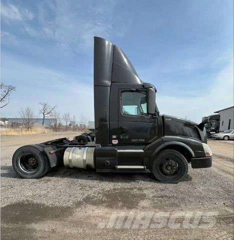 Volvo VNL 牵引车