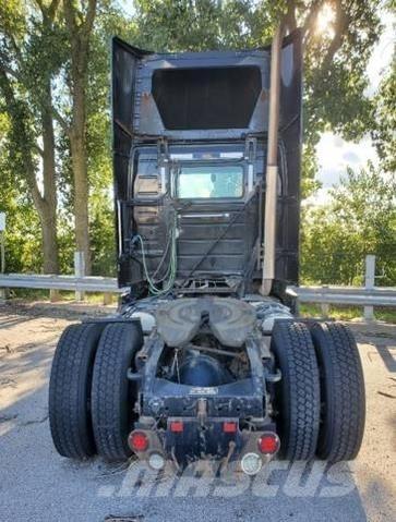 Volvo VNL 牵引车