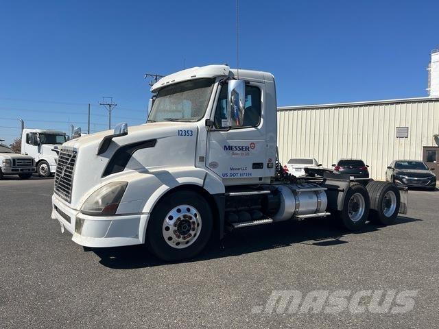 Volvo VNL 牵引车
