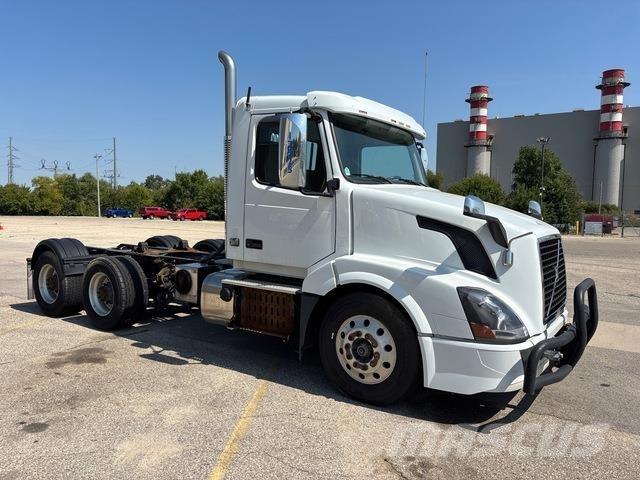 Volvo VNL 牵引车