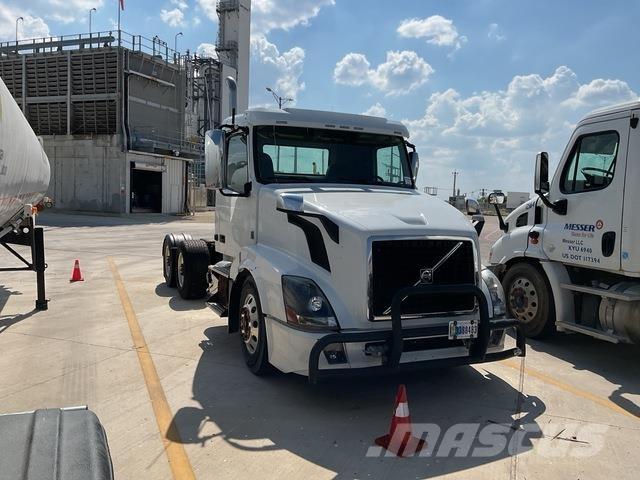 Volvo VNL 牵引车