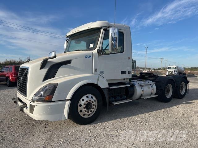 Volvo VNL 牵引车