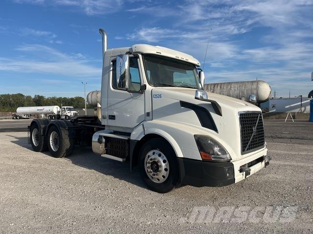 Volvo VNL 牵引车