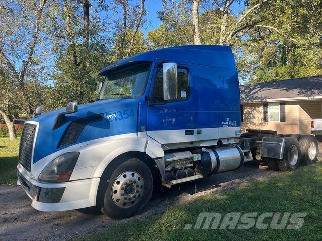 Volvo VNL 牵引车