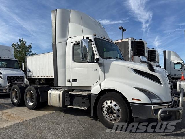 Volvo VNL 300 牵引车