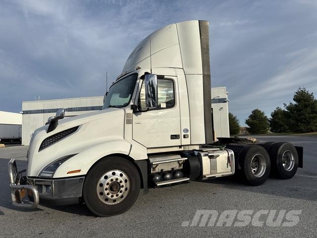 Volvo VNL 300 牵引车