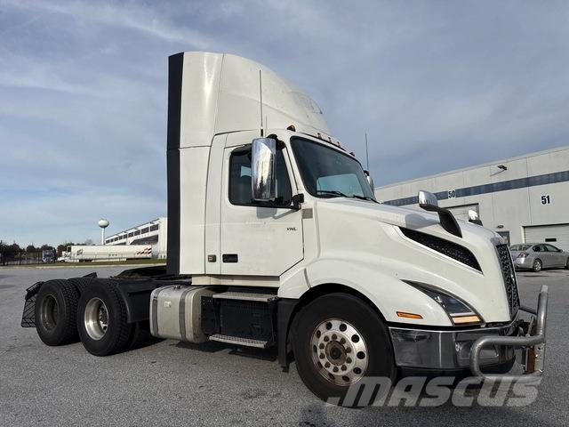 Volvo VNL 300 牵引车