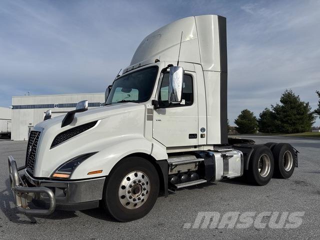 Volvo VNL 300 牵引车