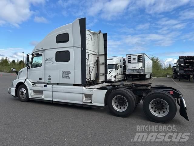 Volvo VNL 780 牵引车