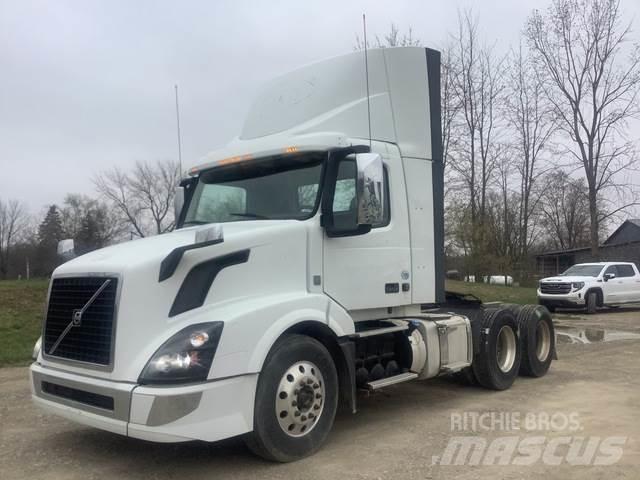 Volvo VNL300 牵引车