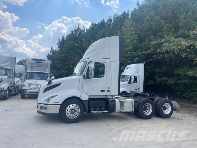 Volvo VNL300 牵引车