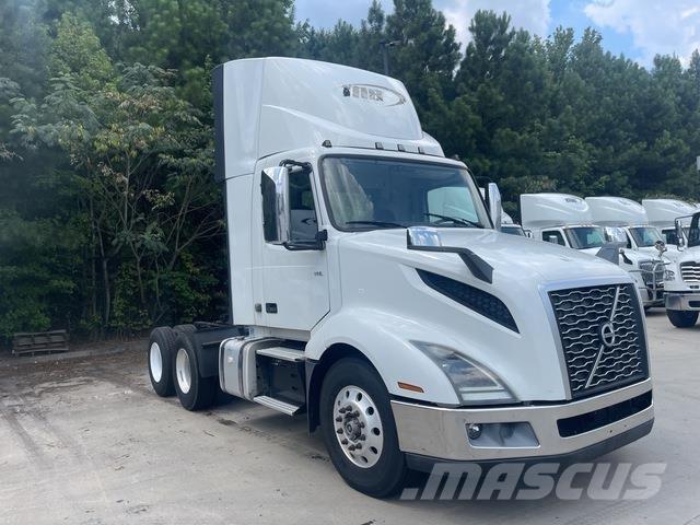 Volvo VNL300 牵引车