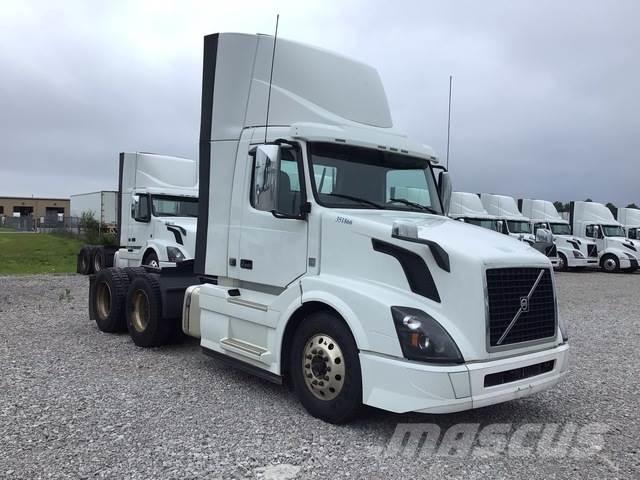 Volvo VNL300 牵引车
