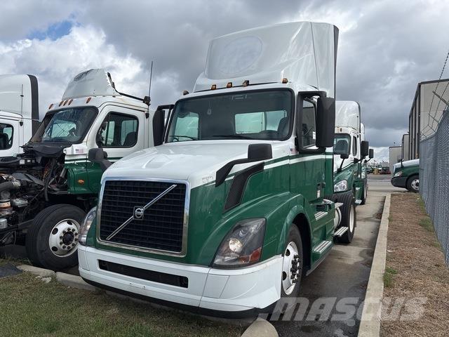 Volvo VNL42T 牵引车