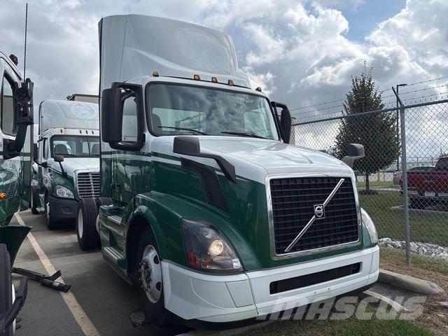 Volvo VNL42T 牵引车