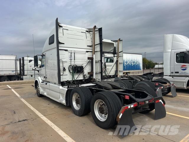 Volvo VNL64T 牵引车