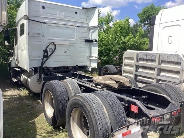Volvo VNL740 牵引车