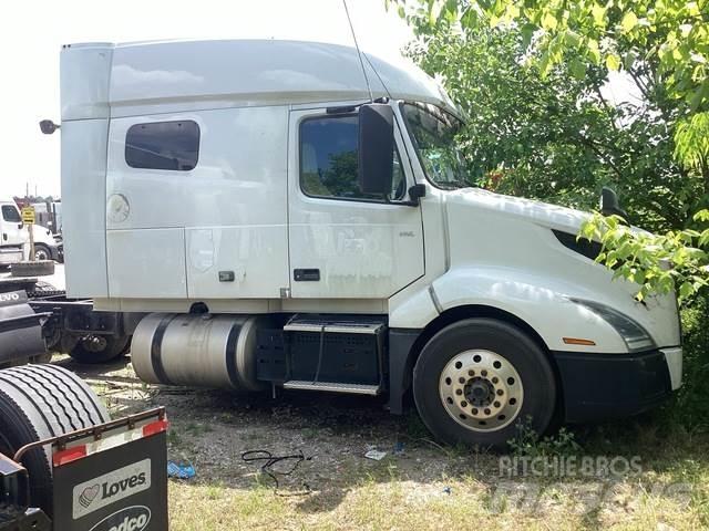 Volvo VNL740 牵引车