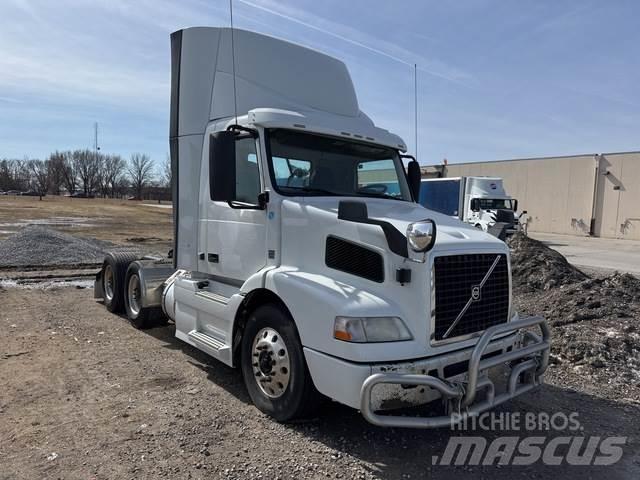 Volvo VNM 牵引车