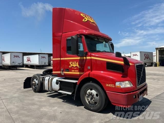 Volvo VNM 牵引车