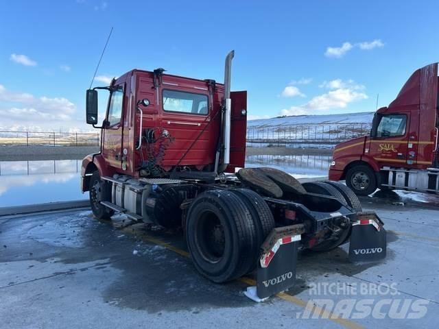 Volvo VNM 牵引车