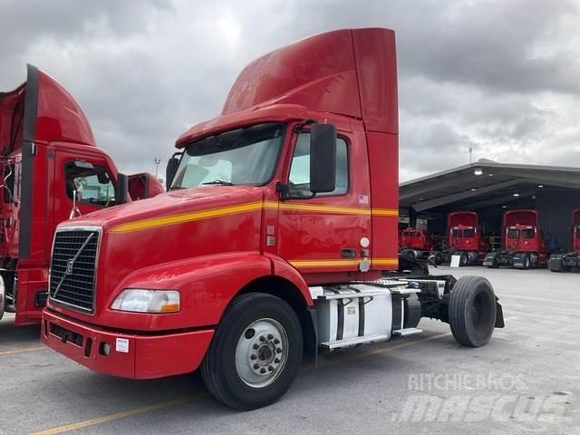 Volvo VNM 牵引车