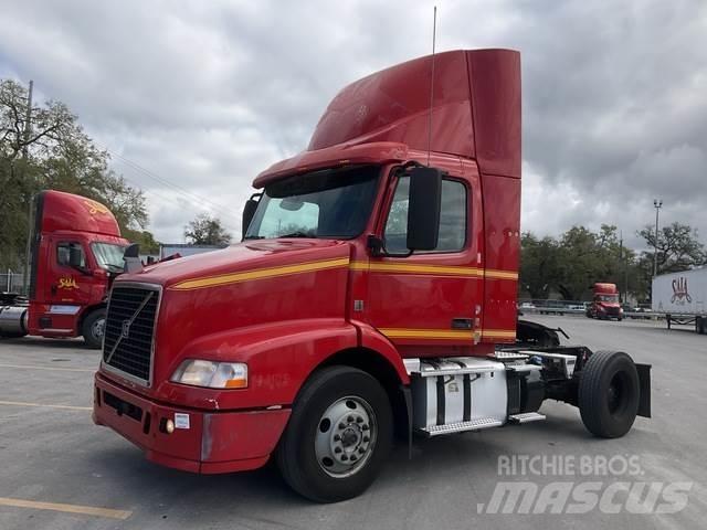 Volvo VNM 牵引车