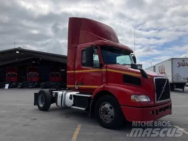 Volvo VNM 牵引车