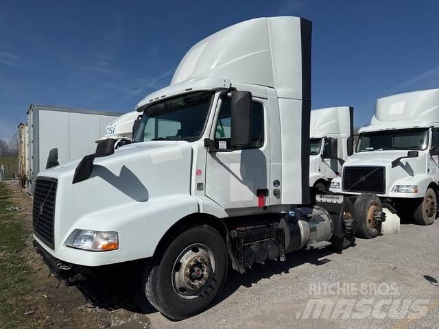 Volvo VNM 牵引车