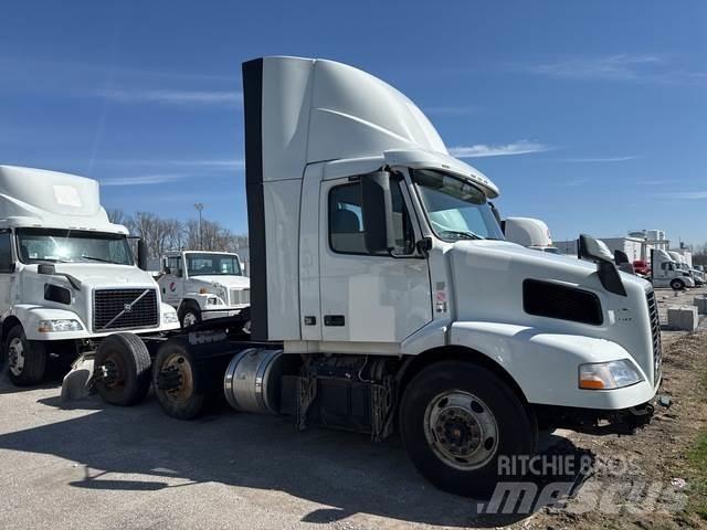 Volvo VNM 牵引车