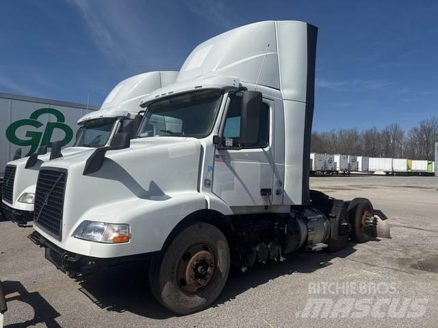Volvo VNM 牵引车